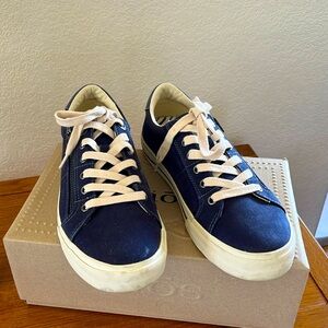 Taos Z soul sneakers- navy/indigo distressed - size 9.5 - worn a few times.